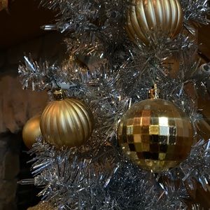 20 pcs 2.50” Christmas Balls gold Ornaments for Christmas Tree Coloured